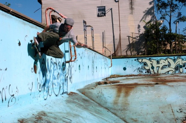 Wall Ride (Photo by Felipe Lara)