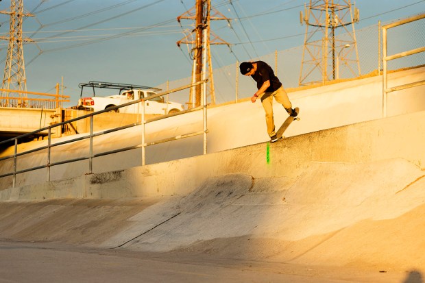 Sebo_Walker_bs_nosebluntslide_firestone2_Colen